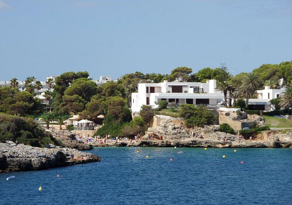 TRAVELING TO MALLORCA IN OCTOBER